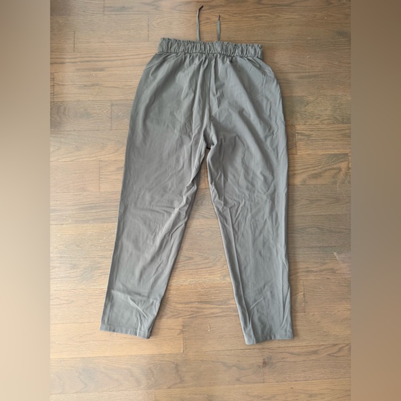 Lululemon pants size 8 - Picture 4 of 5
